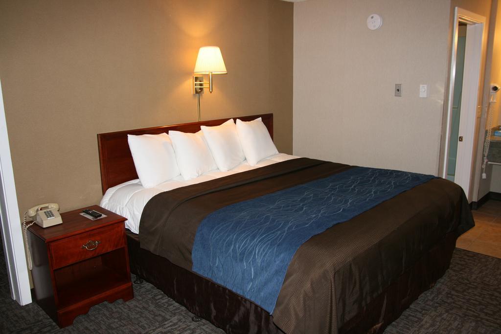 Bangor Inn & Suites Kamer foto