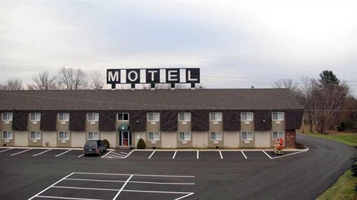 Bangor Inn & Suites Buitenkant foto
