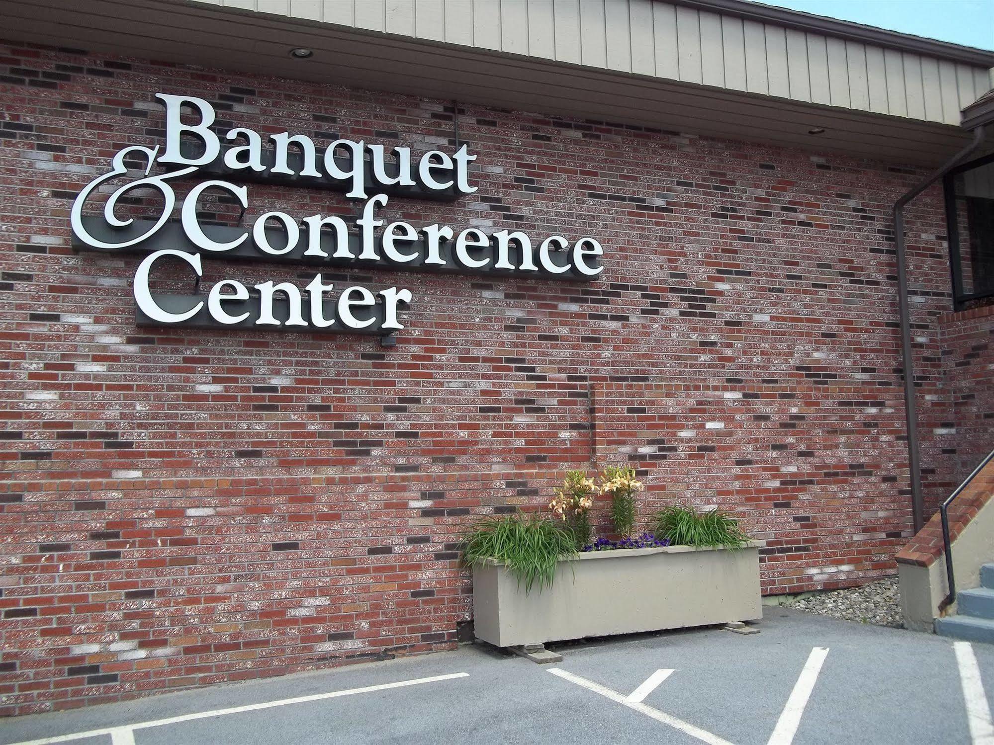 Bangor Inn & Suites Buitenkant foto