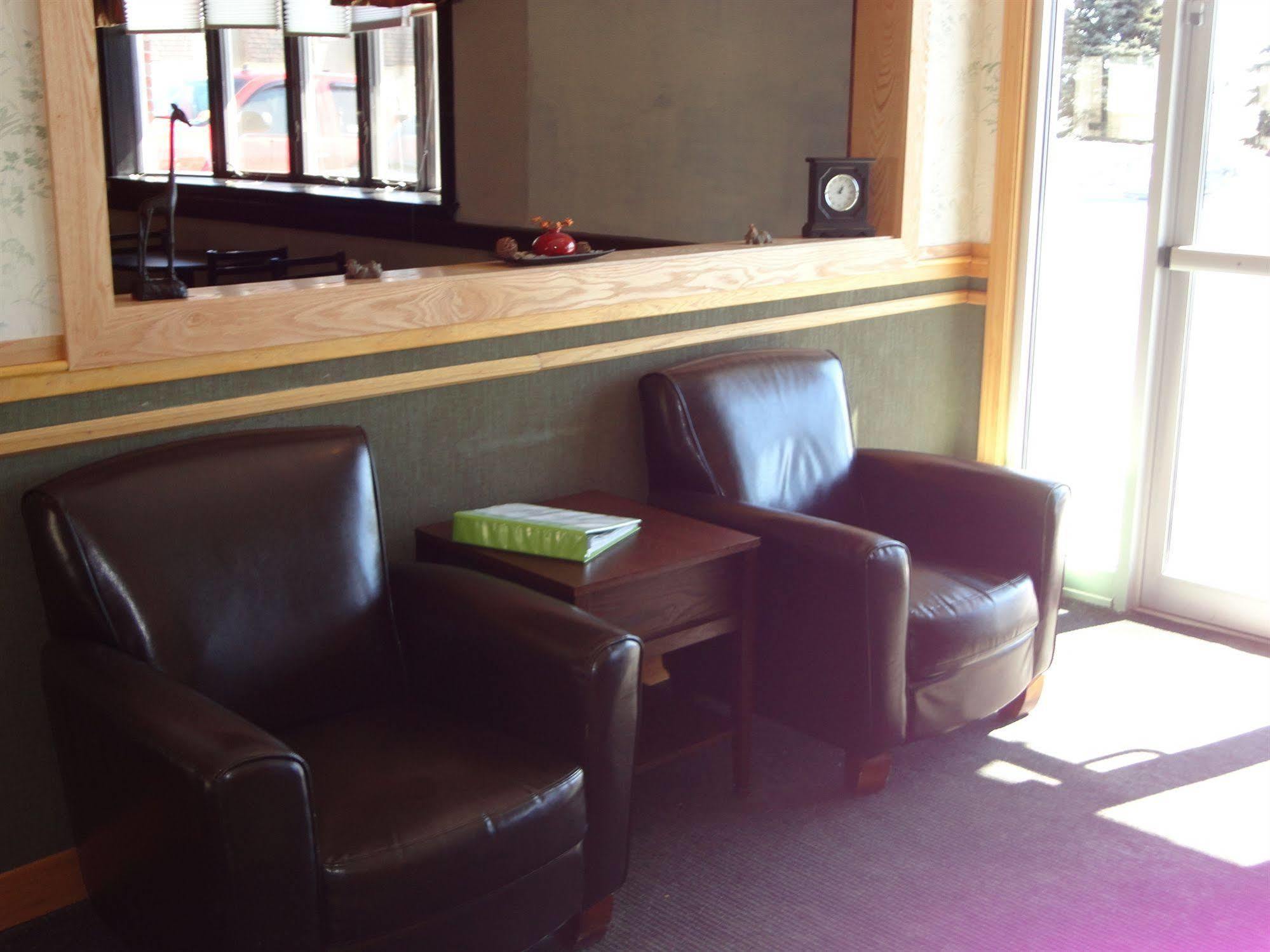 Bangor Inn & Suites Buitenkant foto