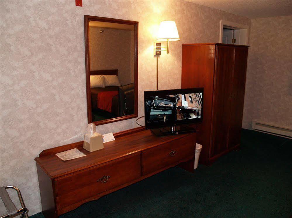 Bangor Inn & Suites Buitenkant foto